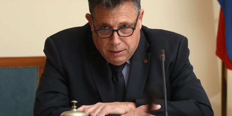 Traže se nova imena na Ustavnom sudu: Stiglo 45 prijava, među njima je i poznato lice