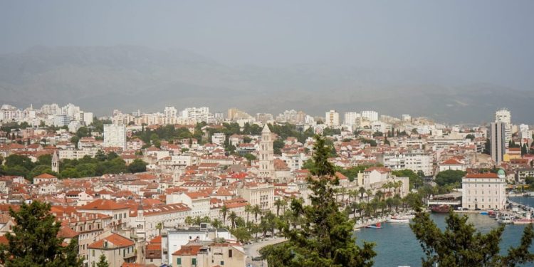 Traži se šef splitskog Zavoda za prostorno uređenje, mora imati najmanje 10 godina radnog iskustva u struci te isticanje u stručnom djelovanju na području arhitekture i urbanizma