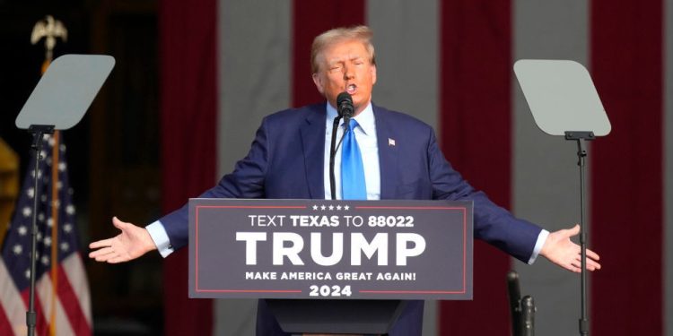 Trump je donirao tisuće kampanjama Harrisa i Bidena — RT World News