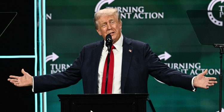 Trump naziva Harris ‘skitnicom’, kritizira njezino postupanje s južnom granicom: ‘Propala potpredsjednica’