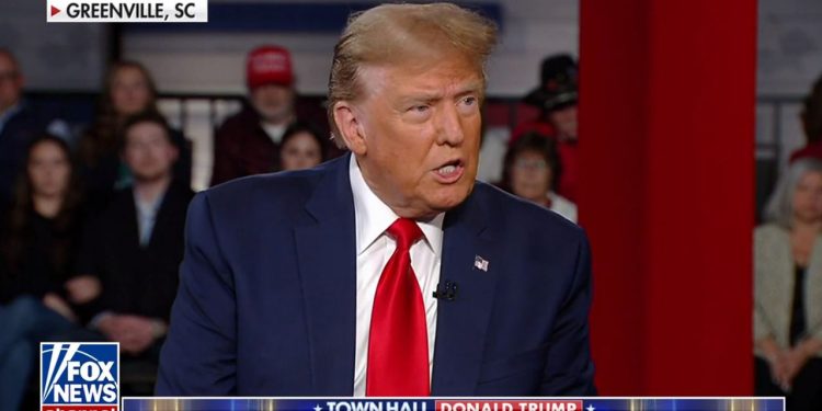 Trump poziva da se sljedeća predsjednička debata održi na Fox Newsu