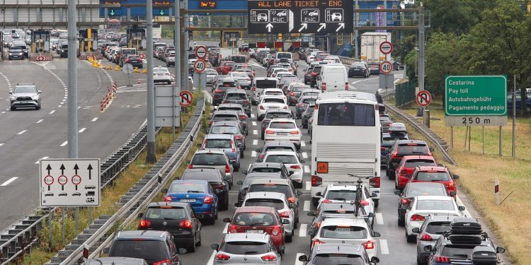 Turisti bijesni zbog gužvi i čekanja: ‘Sramota, nećemo više dolaziti u Hrvatsku’