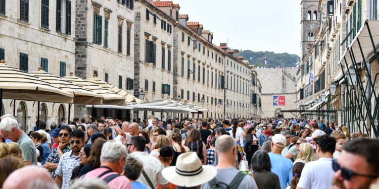 Turisti uočili veliki nedostatak najpoznatije hrvatske destinacije: ‘Morate ih napraviti još’