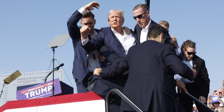 Tvrtka povezana s BlackRockom smanjila je Trumpove dionice prije snimanja — RT Business News