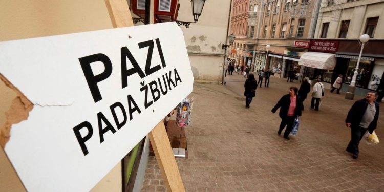 U Zagrebu pala glava anđela: Pogodila je mjesto između tramvajske stanice i ljekarne