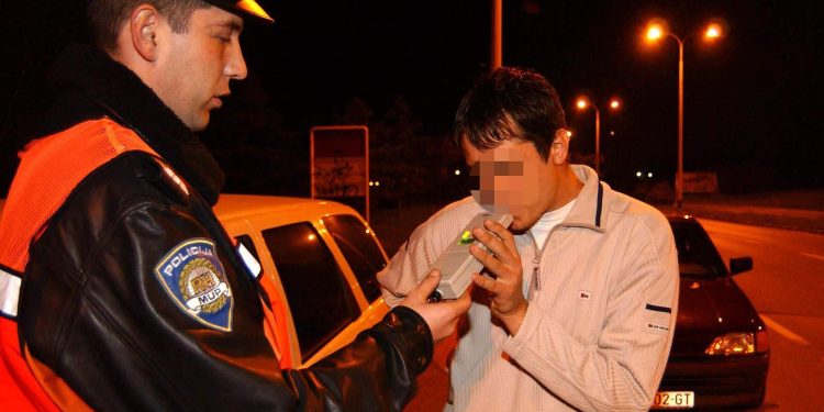 U jednoj noći uhvatili čak 64 pijana vozača: Bit će vam muka kada vidite o kome se radi