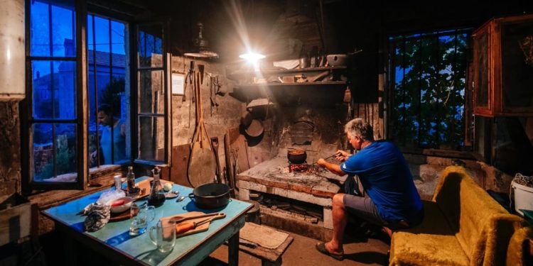 U kakvoj su vezi rižibiži, Nirvana i fotografije Iža Stipe Suraća?