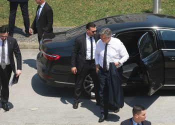 U sjeni su političara i zgrću ogroman novac: Imaju stanove, kuće, štednje od 389 tisuća eura