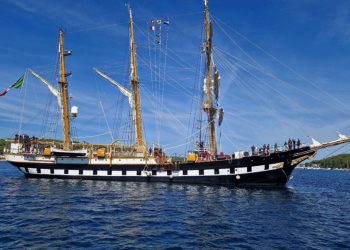 U sklopu bilateralne vojne suradnje, školski brod Ratne mornarice Talijanske Republike boravio u luci Mali Lošinj