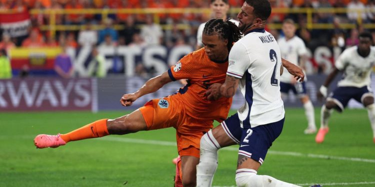 UŽIVO/VIDEO: Tresu se vratnice i grede, Simons zabio golčinu, Kane realizirao dvojbeni penal