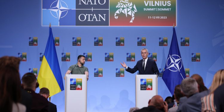 Ukrajinu treba upozoriti da je ‘previše korumpirana’ za NATO – Telegraph — RT Rusija i bivši Sovjetski Savez