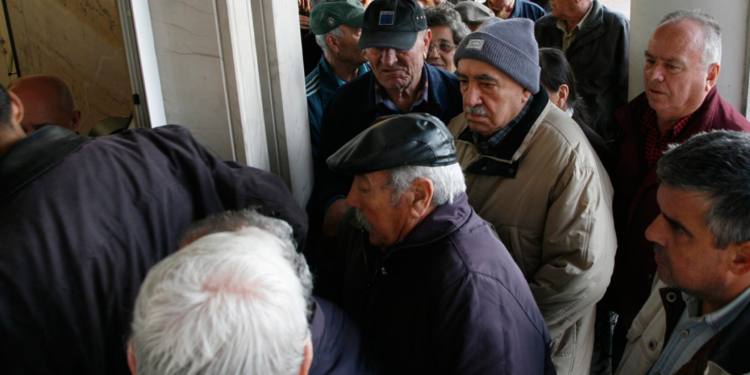 Umirovljenicima na račun sjeli trostruki iznosi mirovina: Banka objasnila o čemu je riječ