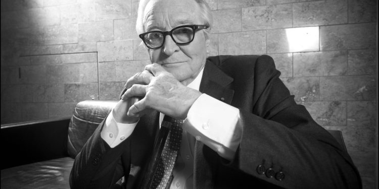 Umro poznati francuski političar, sin pogubljenog heroja otpora u 2. svjetskom ratu