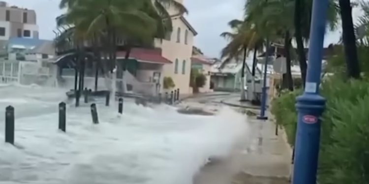 Uragan Beryl nastavlja svoju razornu putanju: Odnio je šest života, proglašena ‘zona katastrofe’