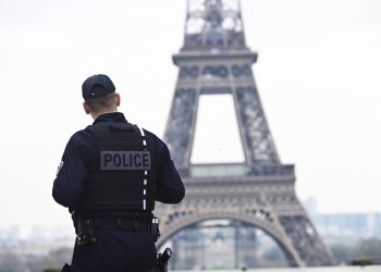 Usijana atmosfera u Francuskoj pred izbore: Napadi na političare i 30 000 policajaca