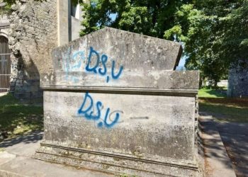 VANDALIZAM U BIHAĆU Nepoznati počinitelji oštetili spomenik hrvatskim velikašima