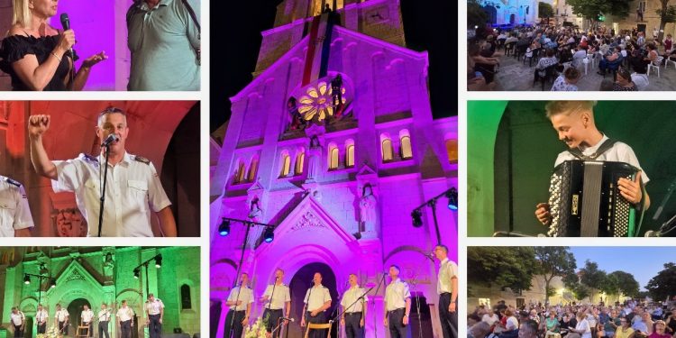 VIDEO Cijeli trg u Selcima gledao je u vrh zvonika od kuda su “iskočila” dva vatrogasca, a onda je zapjevala klapa Sveti Juraj