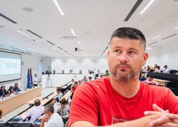 VIDEO Popović upozorio na velike probleme u splitskoj Sjevernoj luci: “Kakav je život ljudi koji 24 sata dnevno slušaju buku i gutaju prašinu?”