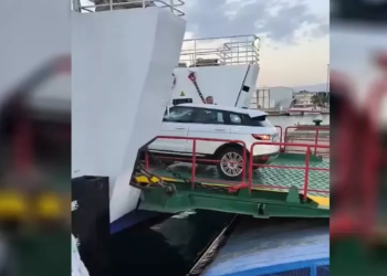 [VIDEO] Što se dogodilo? Svi automobili iz trajekta izašli u rikverc