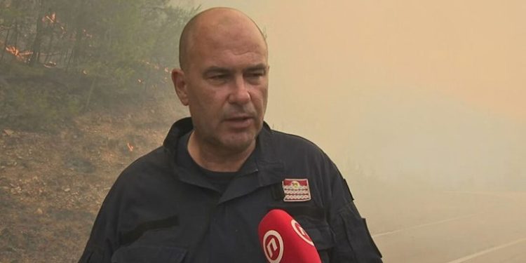 VIDEO Vatrogasni zapovjednik o požaru kod Skradina: “Bit će dosta problema tijekom noći”