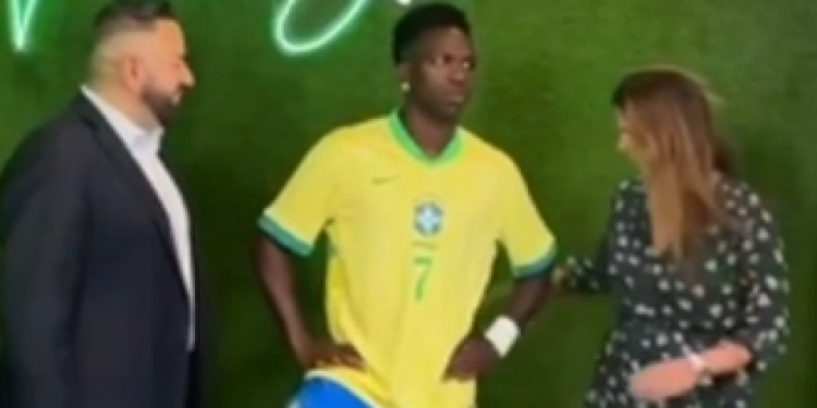 VIDEO Vinicius i šala s obožavateljima u muzeju voštanih figura