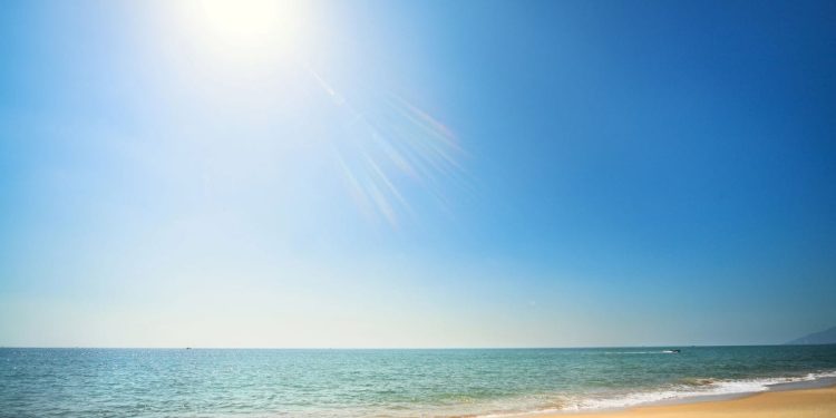 VRLO VRUĆE Temperatura mora 28 °C