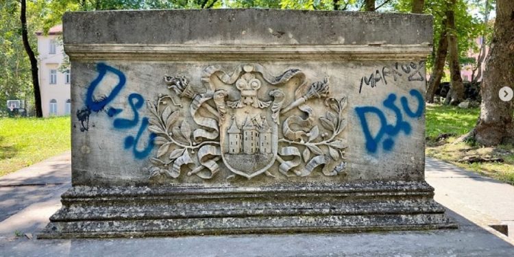 Vandalizirana Grobnica hrvatskih velikaša: ‘Malo razočaranja, malo najgoreg osjećaja nemoći’