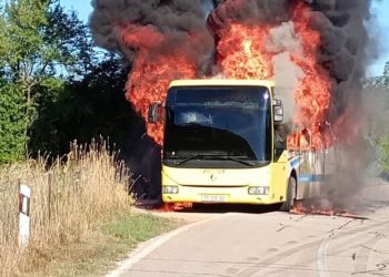 Vatra progutala autobus u općini Seget!