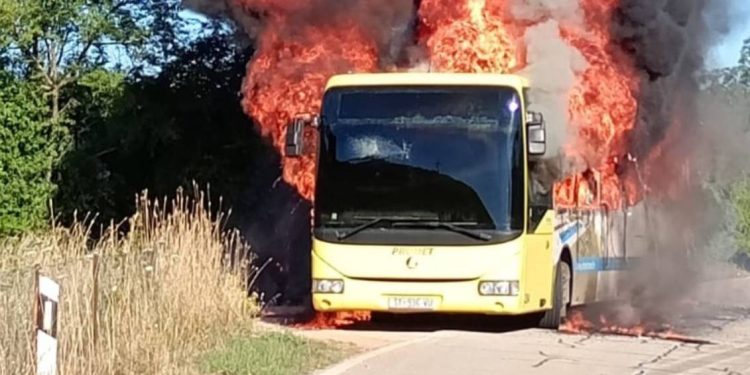 Vatra progutala autobus u općini Seget!
