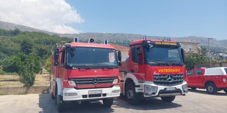 Vatrogasci JVP Općine Podstrana sada koriste dvije cisterne kako bi što brže i efikasnije ispunili potrebe za pitkom vodom