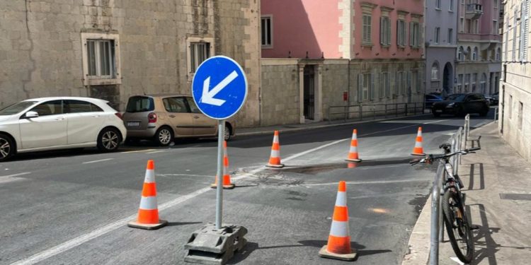 Važna vijest za stanovnike centra Splita. Nakon puknuća cijevi oglasio se Vik, upozorili su Splićane