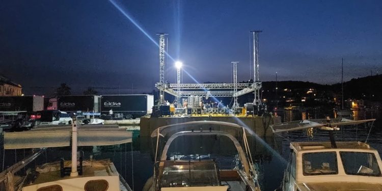 Vela Luka se priprema za koncert u čast Olivera Dragojevića