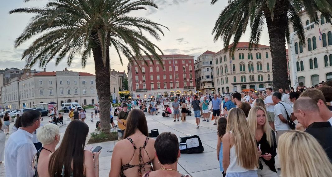 Velika rasprava na internetu Turisti nezadovoljni cijenama u Splitu i na otocima: “Ne znam hoćemo li se ikad vratiti, žao mi je što ide u tom smjeru”