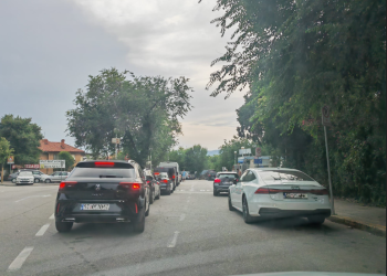 Velike gužve na benzinskim pumpama: Splićani pohrlili napuniti rezervoare, čeka se u redovima