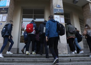 Velike promjene u školskom kalendaru: Dio Hrvata će ostati bez praznika, teško će na skijanje