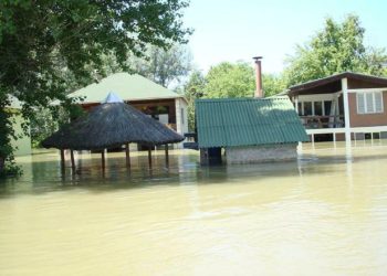 Vikendaši: Proglasiti prirodnu nepogodu