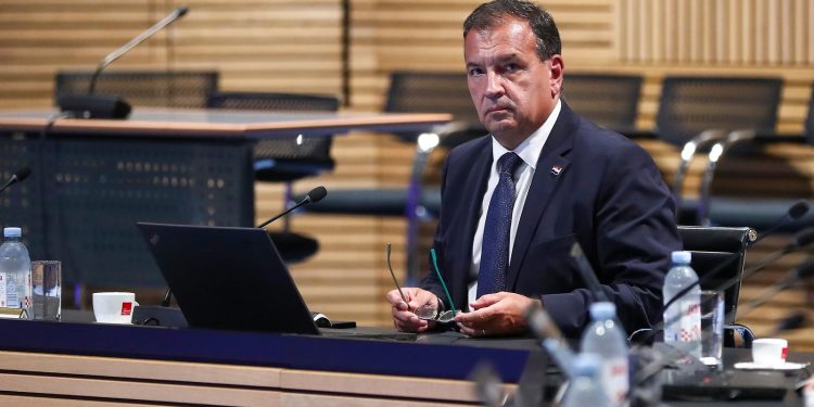 BEROŠ ‘S kriminalcima koji ucjenjuju ne razgovaramo! Još ne znamo jesu li hakeri ukrali podatke građana’ | NACIONAL.HR