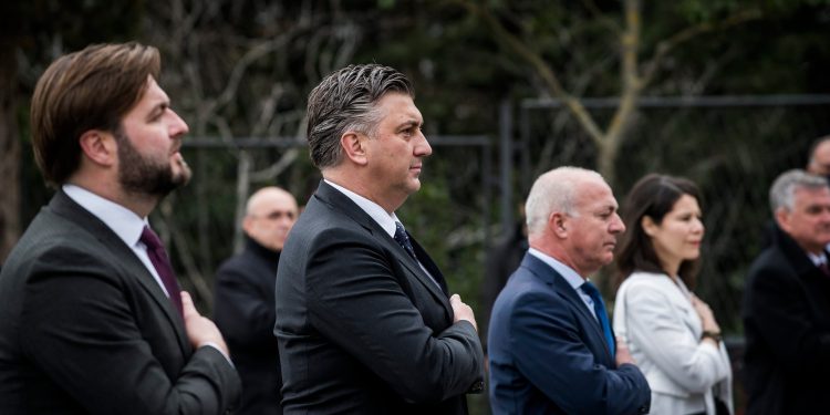 Vodi se velika bitka za najplaćenije radno mjesto u Hrvatskoj: Bivši ministar silno želi tamo