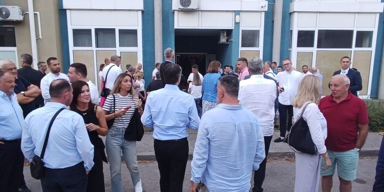 ‘KREMA’ NA OKUPU HDZ u Prečkom predstavlja program kandidata Plenkovićeva tima. Jedini se kandidirao na stranačkim izborima | NACIONAL.HR