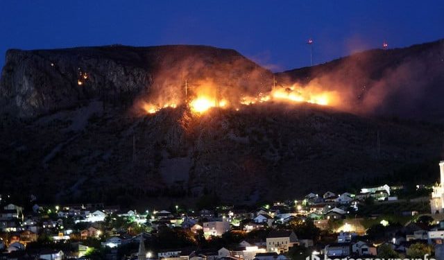 ZA JEDAN DAN 15 INTERVENCIJA Mostarski vatrogasci uspjeli ugasiti sve požare, pogledajte s čim su se sve borili
