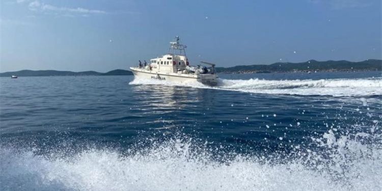 Zadarska pomorska policija jučer zatekla 20 osoba u nepropisnom glisiranju