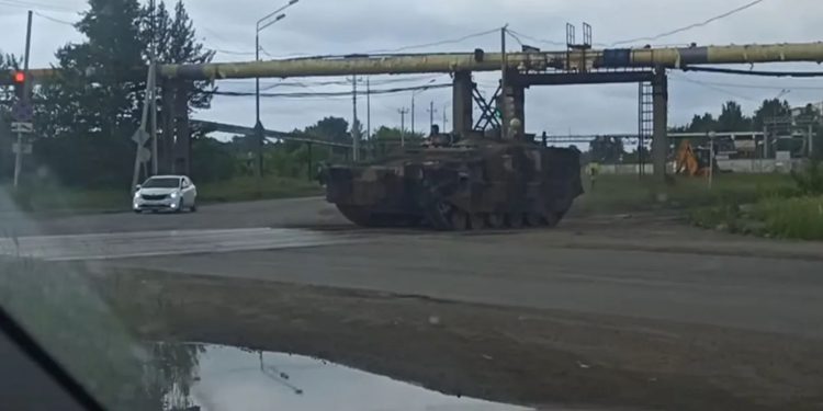 Zapaženo novo rusko oklopno vozilo na izlasku iz tvornice
