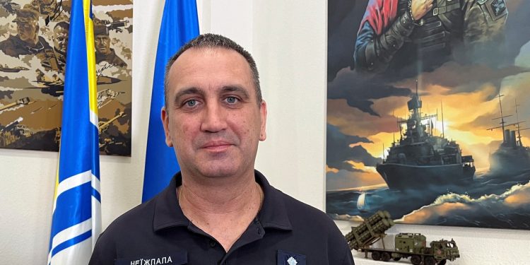 Zapovjednik ukrajinske mornarice kaže da ruski ratni brodovi napuštaju krimsko središte u Crnom moru