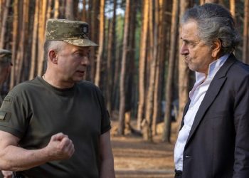 Zašto se vrhovni zapovjednik Ukrajine susreo s ozloglašenim francuskim ratnim filozofom posrednikom — RT Rusija i bivši Sovjetski Savez