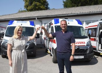 Zavodu za hitnu medicinu Županija predala pet vozila