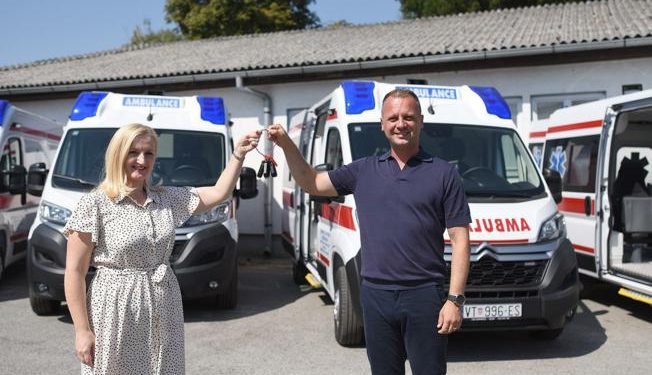 Zavodu za hitnu medicinu Županija predala pet vozila