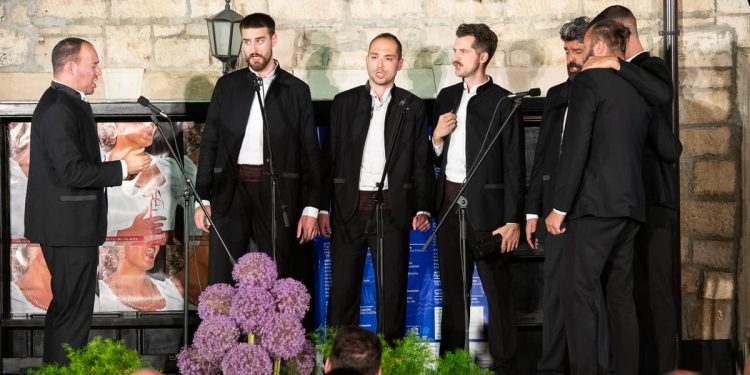 Završnica festivala dalmatinskih klapa u Omišu!
