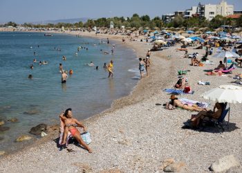 Zbog prizora na plaži mislila da sanja: ‘Peku paprike, vrište narodnjaci, ogovaraju selo’