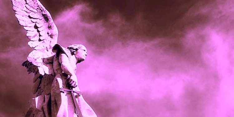 Ženi se objavio sveti Mihael i dao joj ovu molitvu: ‘Trebali bi svi ovo znati’