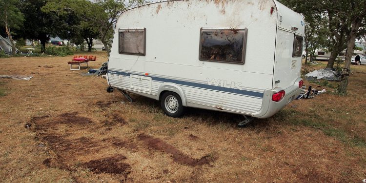 Žive u kamp-prikolicama: ‘Ne možemo platiti stanarinu zbog turista, ovako živimo na vlastitom otoku’